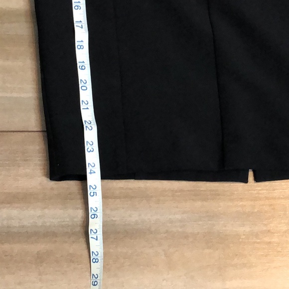 Worthington Black Pencil Skirt Size 4 Excellent Conditions - Picture 3 of 8